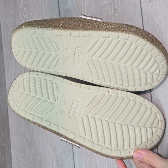 CROCS Women Gold  Glitter Slippers Platform Sandals Shoes Sz 9 - Picture 10 of 13